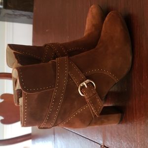 Cognac/gold studded boots